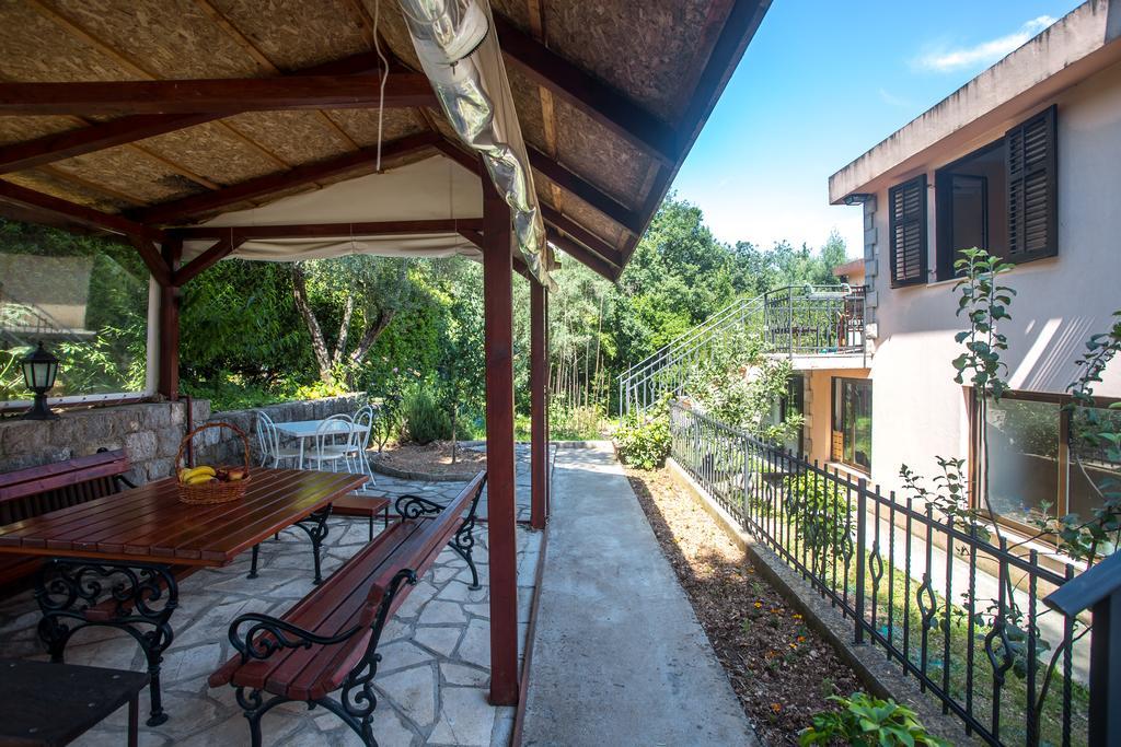 Apartments And Bungalows Mimoza Baosici Херцег Нови Екстериор снимка