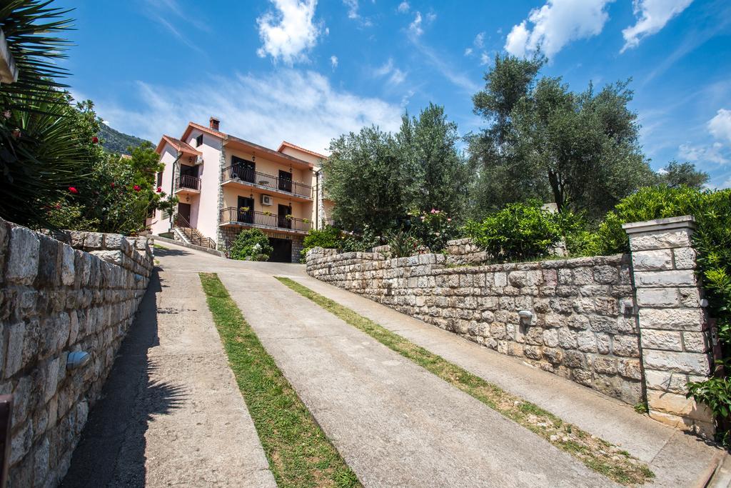 Apartments And Bungalows Mimoza Baosici Херцег Нови Екстериор снимка
