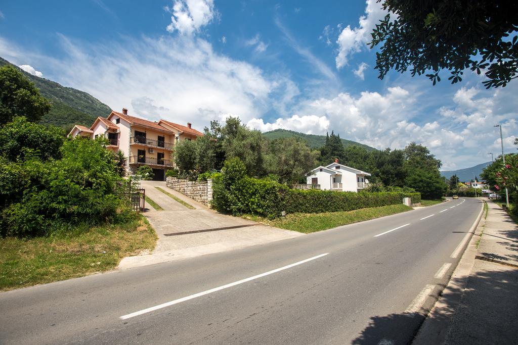 Apartments And Bungalows Mimoza Baosici Херцег Нови Екстериор снимка