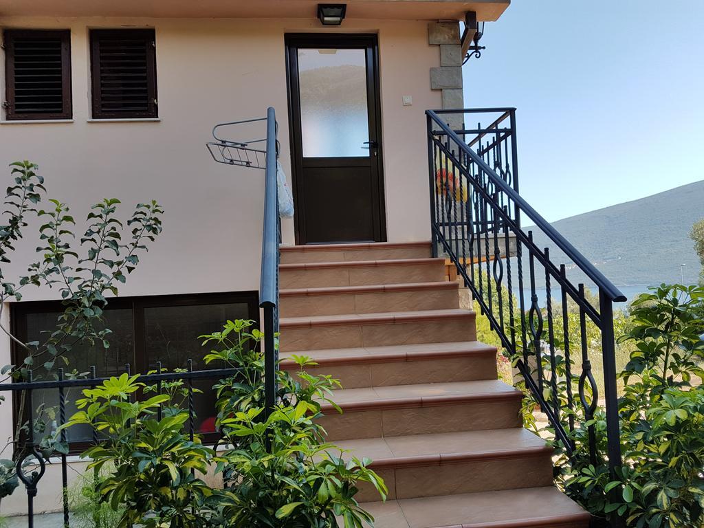 Apartments And Bungalows Mimoza Baosici Херцег Нови Екстериор снимка