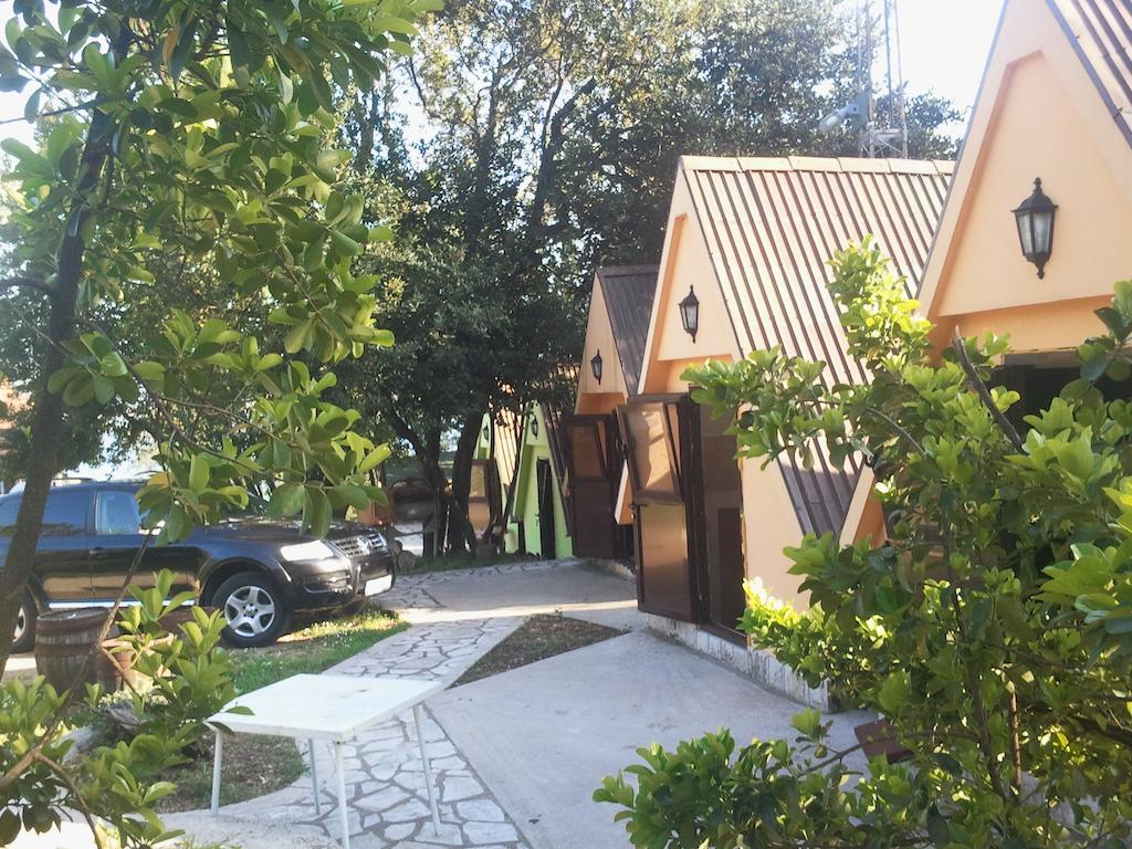 Apartments And Bungalows Mimoza Baosici Херцег Нови Стая снимка
